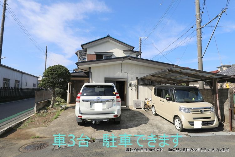 小江戸・川越の観光地「一番街」をまっすぐ少し先の神明町に建ちますレトロな戸建て貸家（事務所付）です。