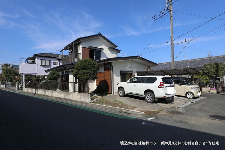 小江戸・川越の観光地「一番街」をまっすぐ少し先の神明町に建ちますレトロな戸建て貸家（事務所付）です。