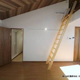 新築 ガレージハウス大宮 RIDE BASE Omiya SOHO店舗・事務所の場合 愛車はシャッターガレージで大切に保管したい!1階ガレージ、2階リビング、3階ロフト。ちょっと贅沢だけど、この生活を守りたいから頑張れる!